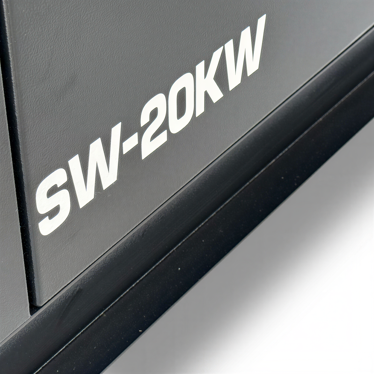 Stahlwerk Germany SW-20KW — Dieselgenerator, Detailansicht Modellbeschriftung